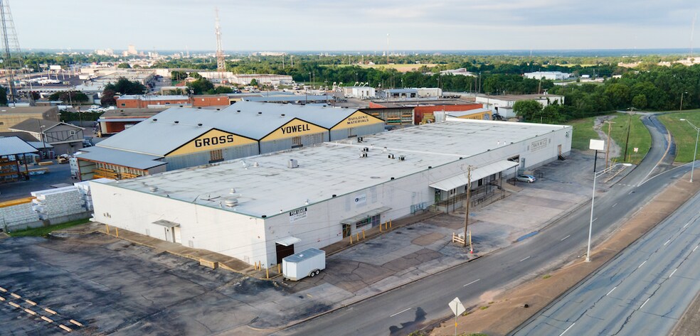 300 S Valley Mills Dr, Waco, TX à louer - Photo du bâtiment - Image 1 de 2