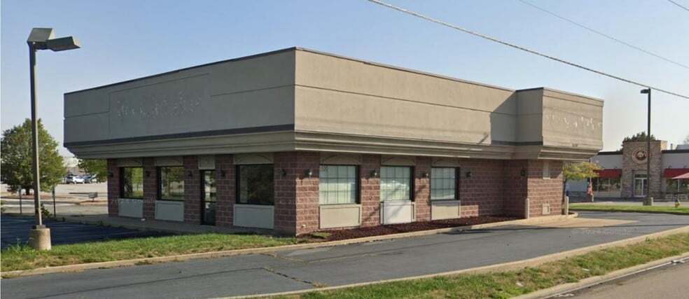 1600 W Hwy 50, O'Fallon, IL à louer - Photo principale - Image 1 de 2