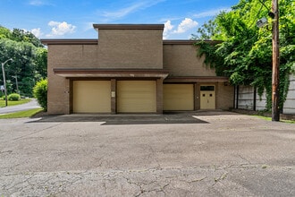 1650 Broadway Ave, McKees Rocks, PA for lease Interior Photo- Image 1 of 5
