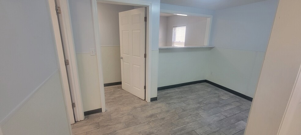 725 N Wood Ave, Linden, NJ for lease - Building Photo - Image 3 of 17