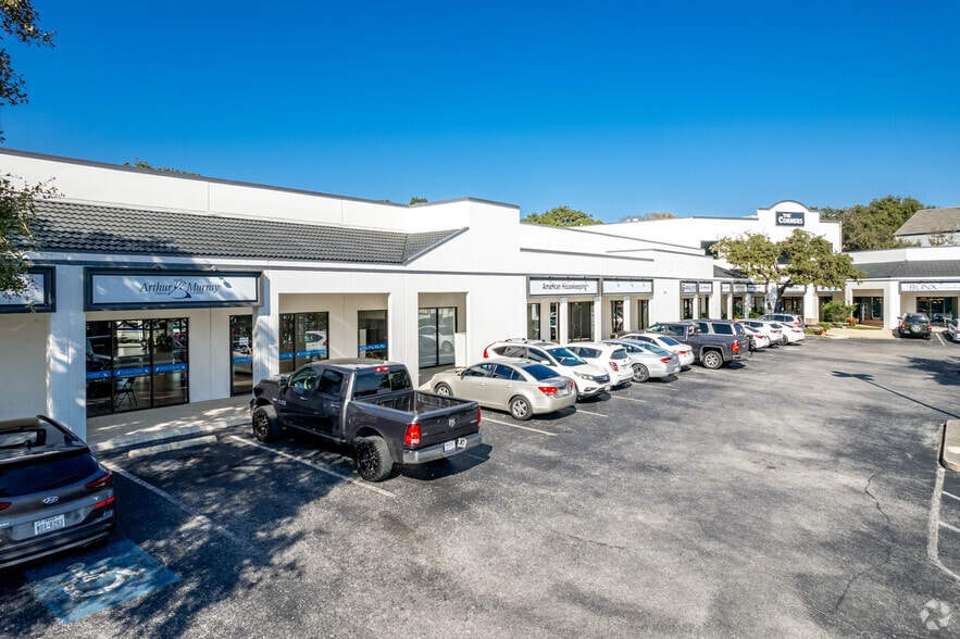 2525-2607 Jackson-keller Rd, San Antonio, TX à louer - Photo du bâtiment - Image 3 de 36