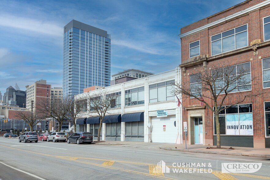 1835 Prospect Ave, Cleveland, OH à louer - Photo du bâtiment - Image 2 de 3