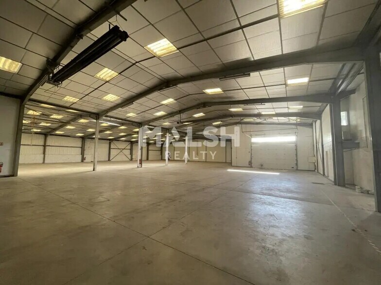 Office in CIVRIEUX-D'AZERGUES for lease - Interior Photo - Image 3 of 13