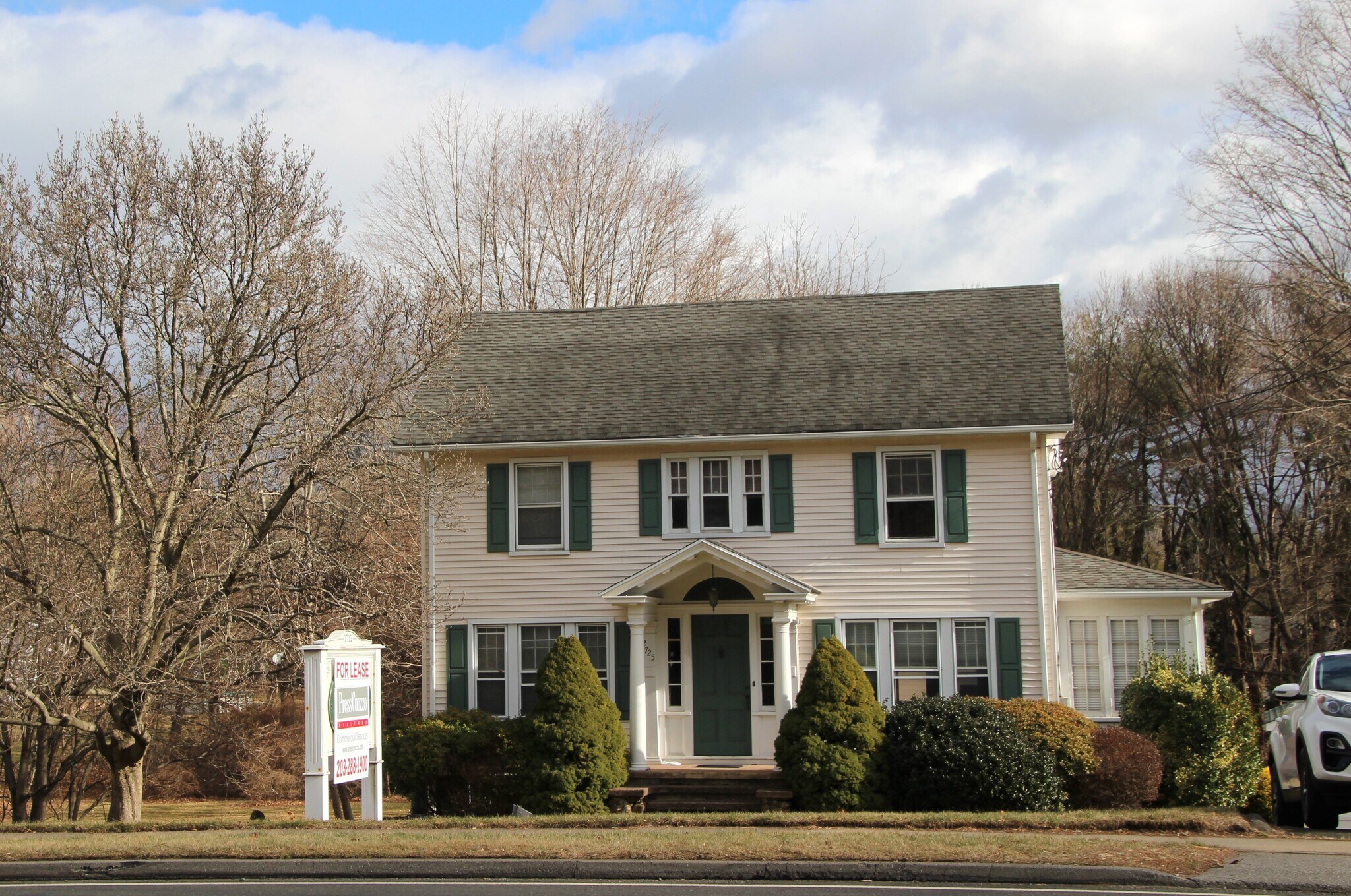 2725 Whitney Ave, Hamden, CT for lease Primary Photo- Image 1 of 2