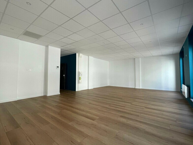 Office in Le Havre for lease - Building Photo - Image 2 of 5