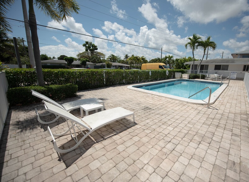 231 SW 15th St, Pompano Beach, FL à vendre - Photo du bâtiment - Image 3 de 23