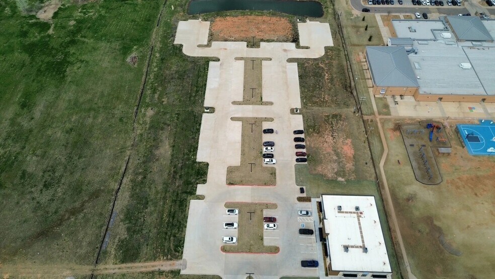 521 SW 149th St, Oklahoma City, OK à vendre - Photo du bâtiment - Image 1 de 4