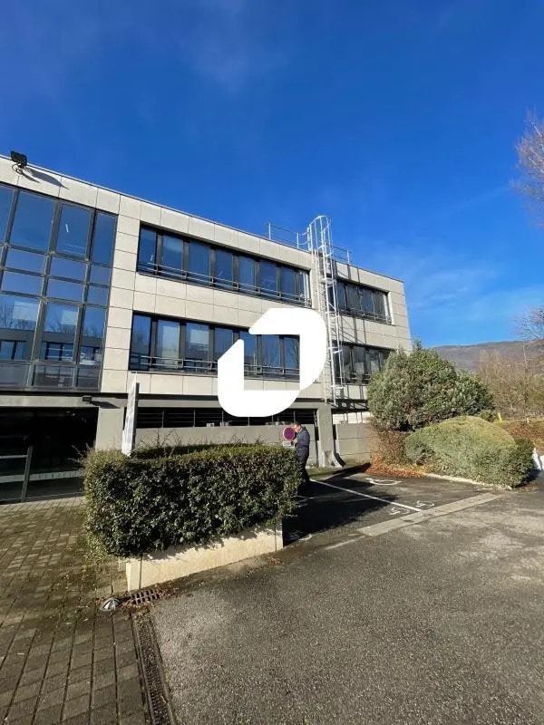 Office in Meylan for lease Building Photo- Image 1 of 11