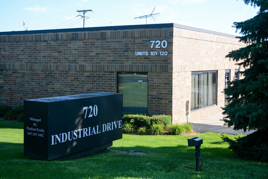 720 Industrial Dr, Cary, IL à vendre - Photo principale - Image 1 de 5