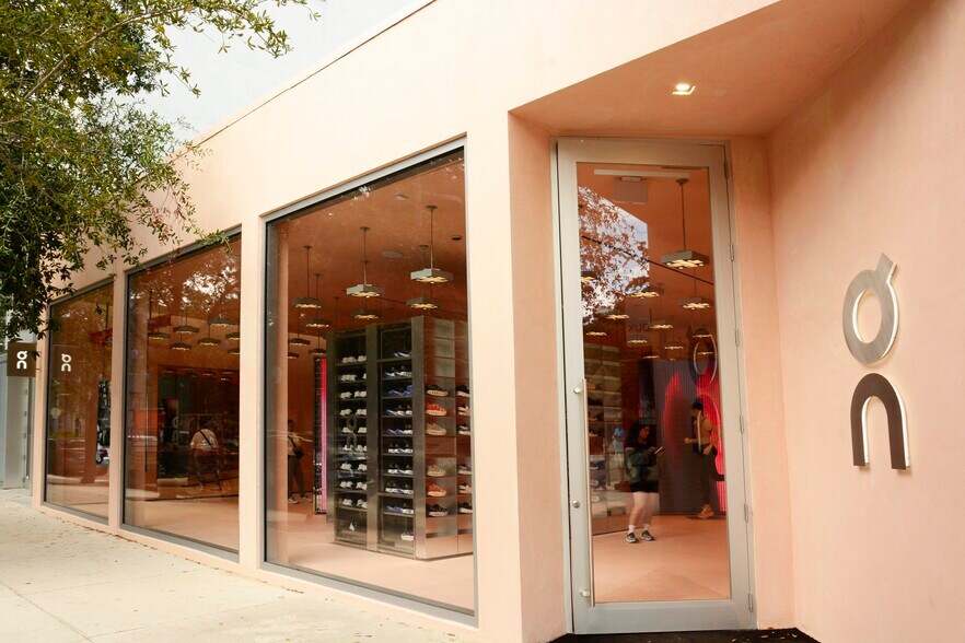 123-139 NE 40th St, Miami, FL for lease - Building Photo - Image 2 of 7