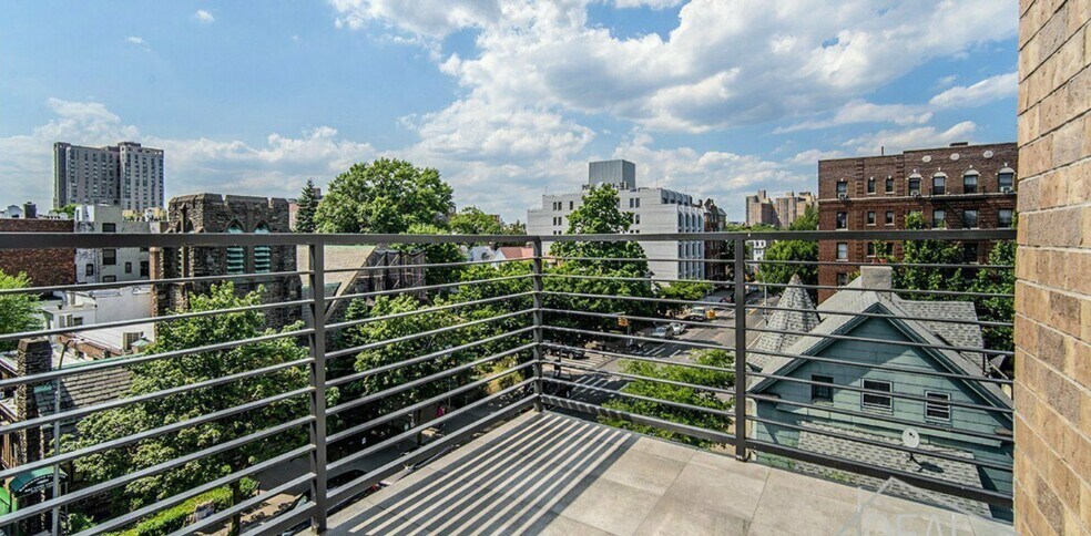 109 Winthrop St, Brooklyn, NY à vendre - Photo du bâtiment - Image 3 de 10