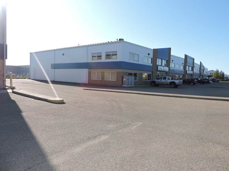 7703 Edgar Industrial Dr, Red Deer, AB for lease - Building Photo - Image 3 of 8