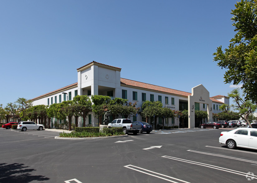 5284 Adolfo Rd, Camarillo, CA à louer - Photo principale - Image 1 de 3