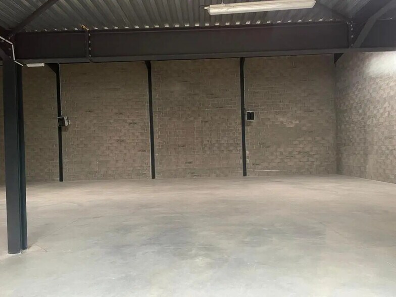 Industriel dans Marolles-en-Hurepoix à vendre - Photo du bâtiment - Image 3 de 5