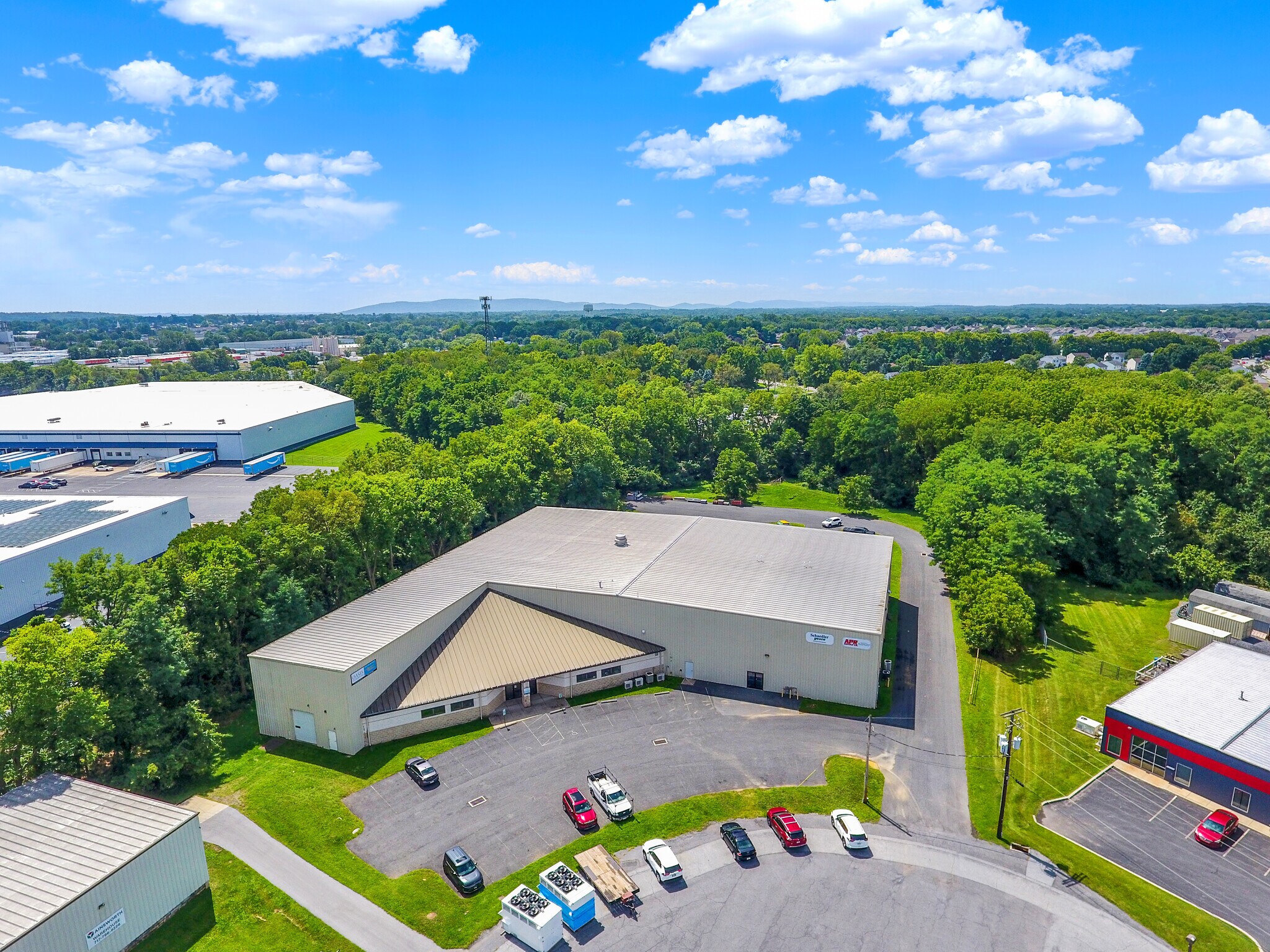 205 Lynndale Ct, Mechanicsburg, PA for lease Primary Photo- Image 1 of 8