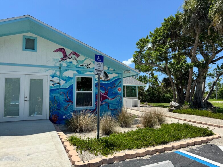 4301 Sanibel Captiva Rd, Sanibel, FL à louer - Photo du bâtiment - Image 3 de 7