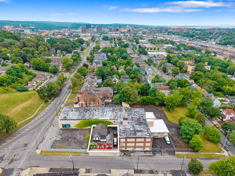 212 Cherry St, Syracuse, NY à vendre - Photo principale - Image 1 de 1