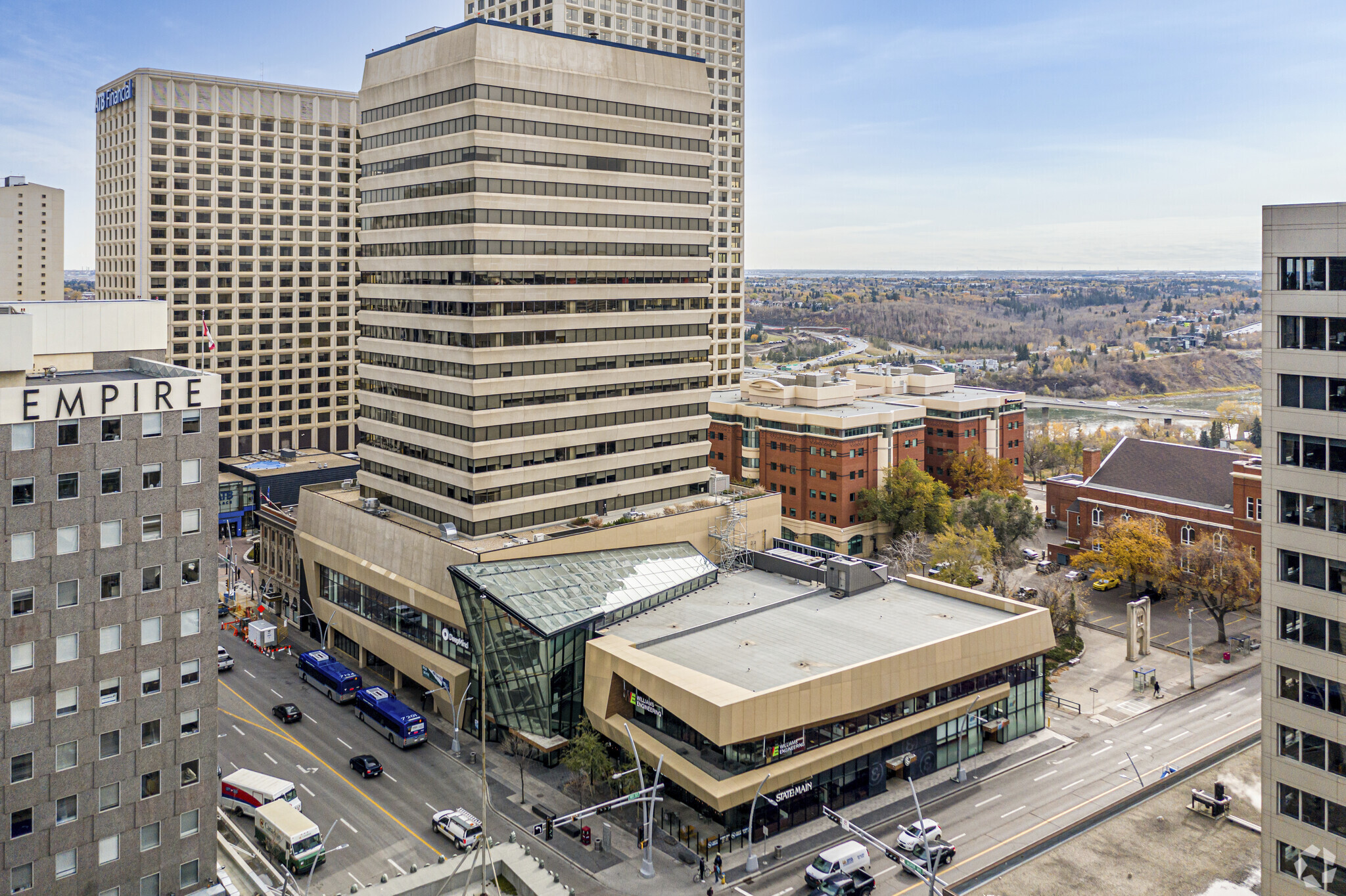 10065 Jasper Ave NW, Edmonton, AB à louer Photo du bâtiment- Image 1 de 16