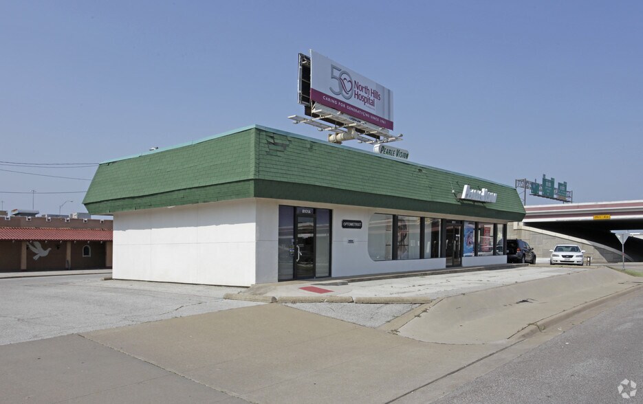 4120-8101 Glenview Dr. Portfolio portefeuille de 2 propriétés à vendre sur LoopNet.ca - Photo du bâtiment - Image 2 de 2