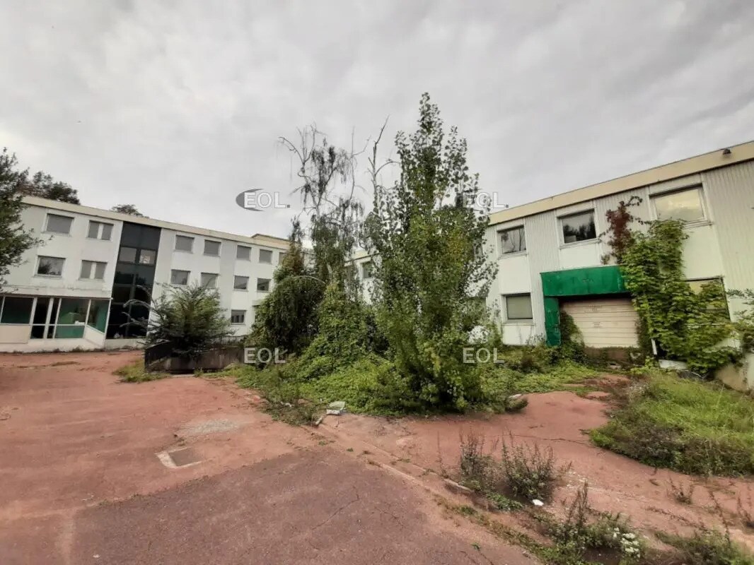 Flex dans Saint-Maur-des-Fossés à louer Photo du bâtiment- Image 1 de 8