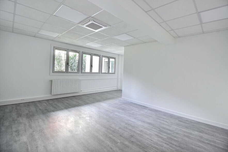 46 Rue Duhesme, Paris for sale - Building Photo - Image 3 of 16