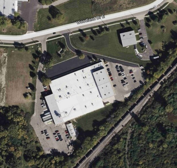 960 Woodland Dr, Saline, MI à louer - Photo du bâtiment - Image 3 de 4