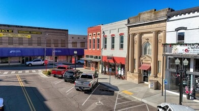 5 Broadway St, Mc Kenzie, TN for sale Interior Photo- Image 2 of 35