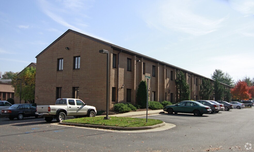 25-Unit Medical/Office Investment portefeuille de 3 propriétés à vendre sur LoopNet.ca - Photo du bâtiment - Image 3 de 4
