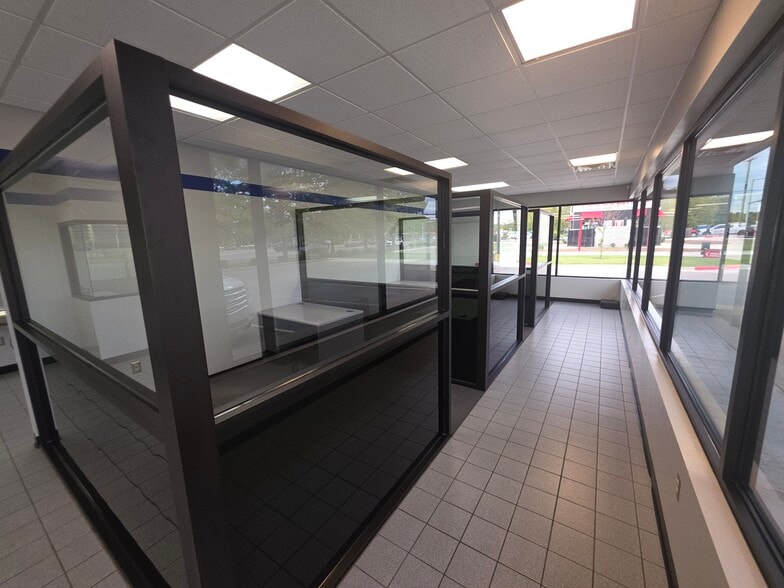 1519 S School Ave, Fayetteville, AR for lease - Building Photo - Image 2 of 9