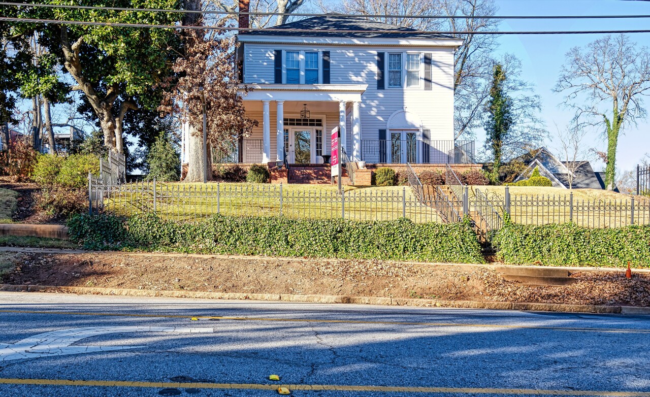 1011 E Washington St, Greenville, SC for lease Building Photo- Image 1 of 22