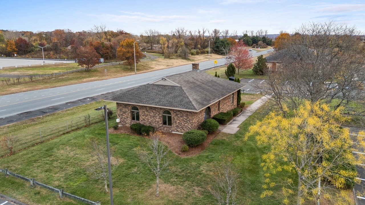 1481 Pleasant Valley Dr, Manchester, CT à louer Photo intérieure- Image 1 de 12