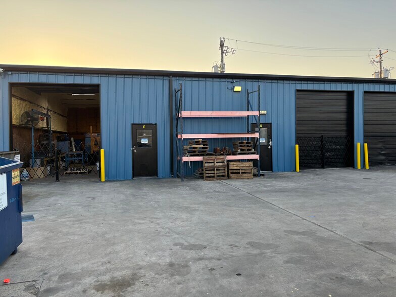 940 Hodgkins St, Houston, TX à vendre - Photo du bâtiment - Image 2 de 24