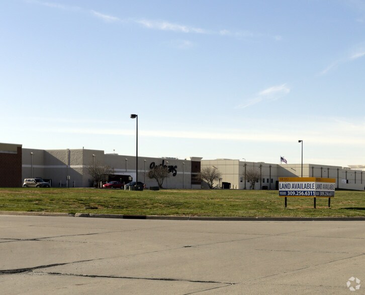 W American Prairie Dr, Peoria, IL à vendre - Photo principale - Image 1 de 1