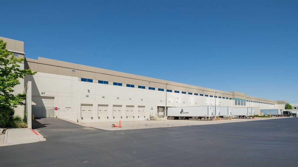 4401-4501 Florence St, Denver, CO à louer - Photo du bâtiment - Image 2 de 3