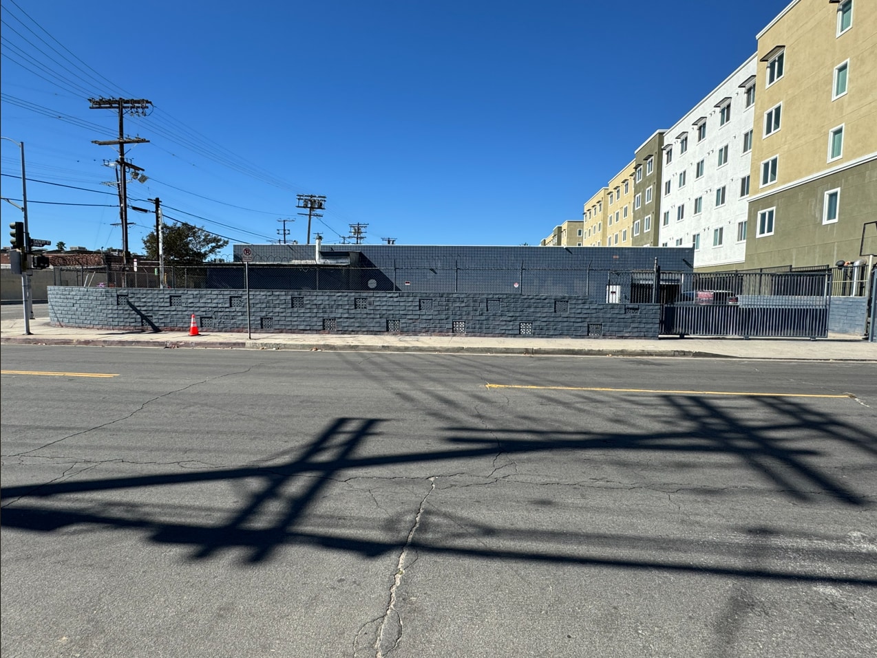 13607 Saticoy St, Van Nuys, CA for lease Building Photo- Image 1 of 15