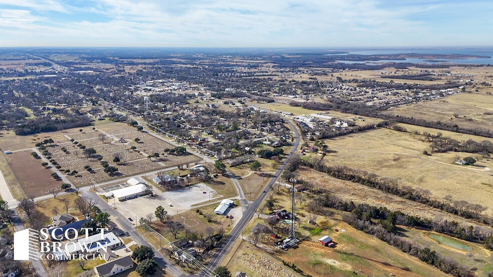 929 N Washington St, Pilot Point, TX for sale - Building Photo - Image 2 of 4