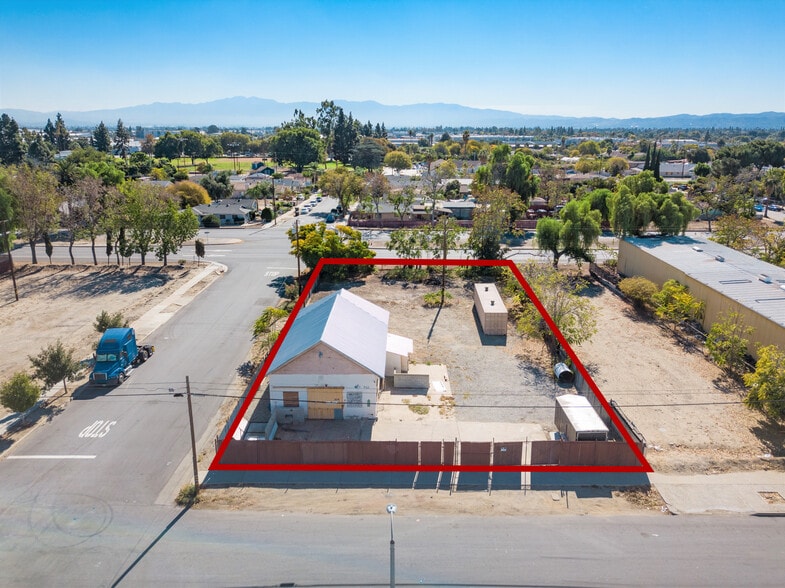 764 E California St, Ontario, CA for lease - Building Photo - Image 2 of 12
