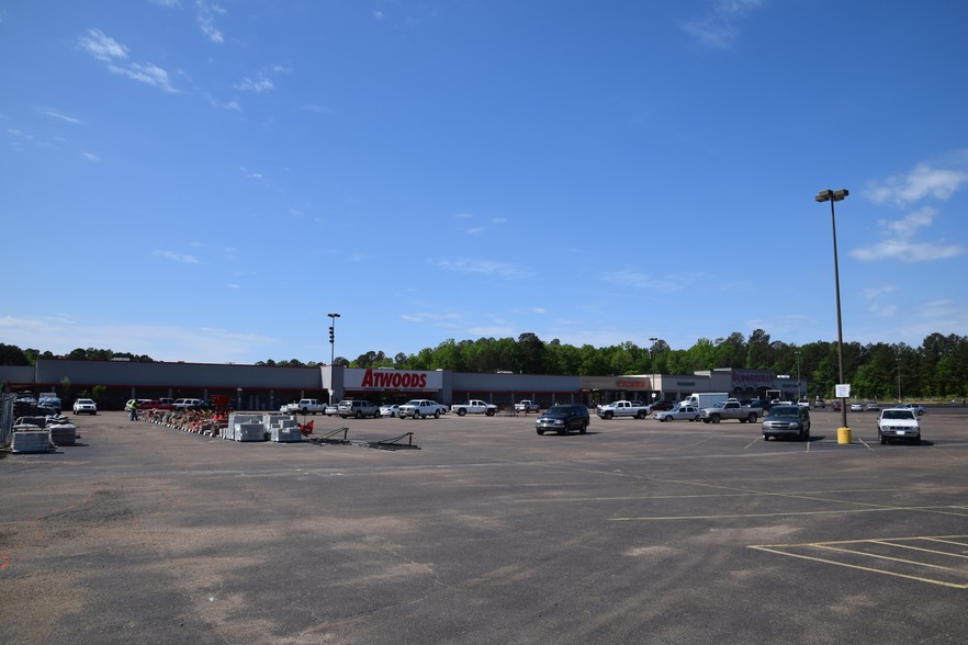 1629 E Main St, Magnolia, AR for sale - Building Photo - Image 1 of 6