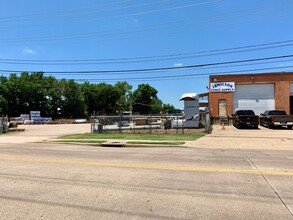 1915 Empire Central, Dallas, TX for lease Building Photo- Image 2 of 7