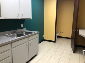 9810 FM 1960 Bypass Rd W, Humble, TX for lease Interior Photo- Image 2 of 6