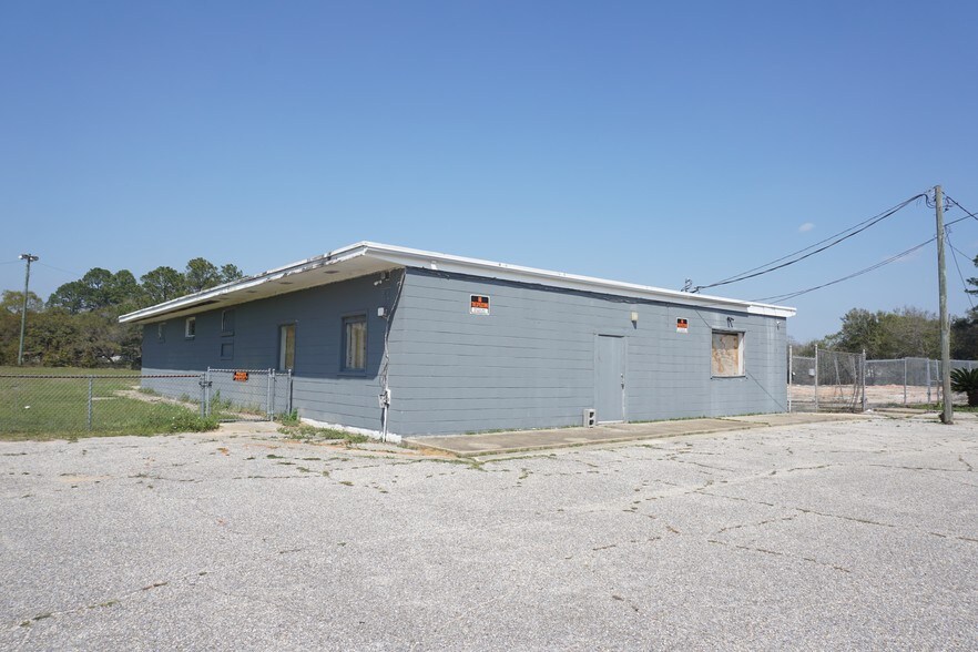 5406 Lillian Hwy, Pensacola, FL à louer - Photo du bâtiment - Image 1 de 13