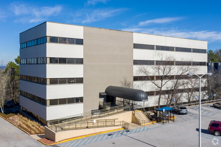 236 Goodwin Crest Dr, Birmingham, AL à vendre - Photo principale - Image 1 de 4