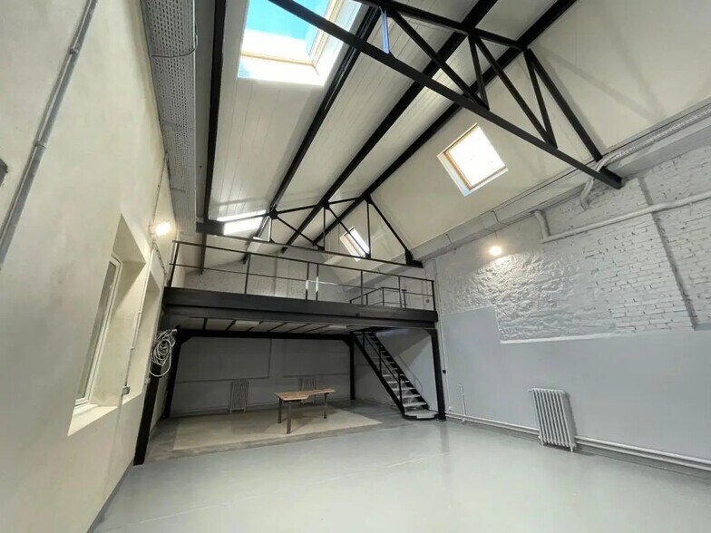 Flex in Malakoff for lease - Interior Photo - Image 1 of 7