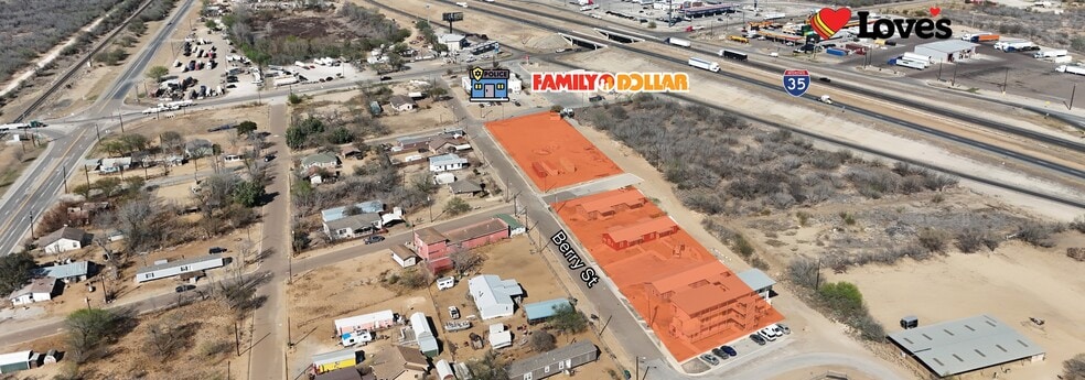 600 Berry St, Encinal, TX for sale - Building Photo - Image 2 of 4