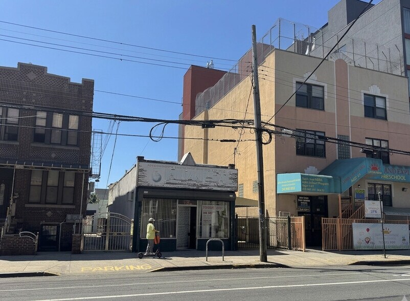 328 Neptune Ave, Brooklyn, NY for sale - Building Photo - Image 2 of 7