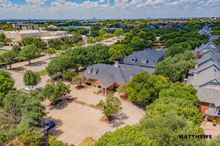 17275 Addison Rd, Addison, TX for lease - Building Photo - Image 2 of 3