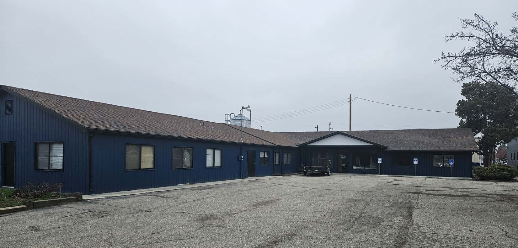 107 W 33rd St, Garden City, ID for lease Building Photo- Image 1 of 3