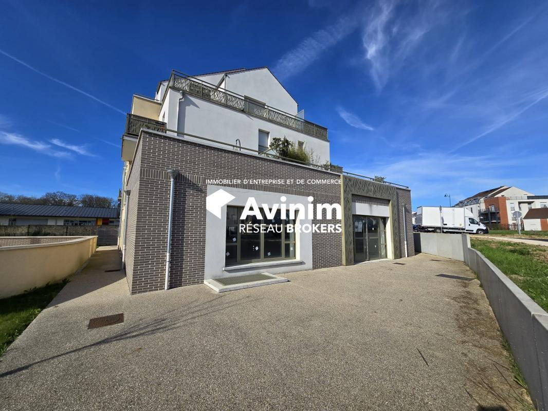Retail in Vemars for lease Building Photo- Image 1 of 4