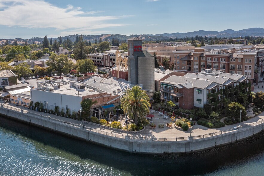 540 Main St, Napa, CA à louer - Aérien - Image 1 de 17