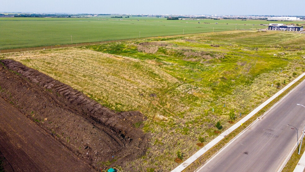 11906 104 Av, Grande Prairie, AB à vendre - Photo du bâtiment - Image 2 de 7